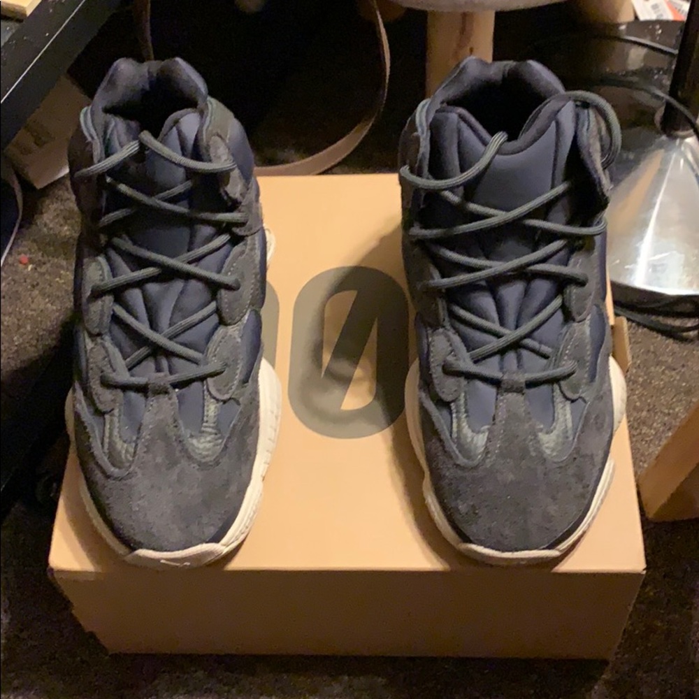 Yeezy 500 size 6